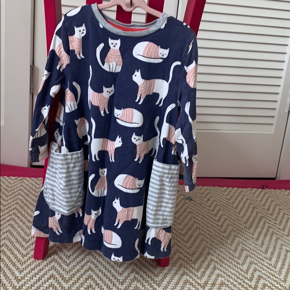 Girls kitty cat design dress/shirt with pockets